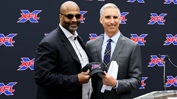 Winston Moss, Oliver Luck